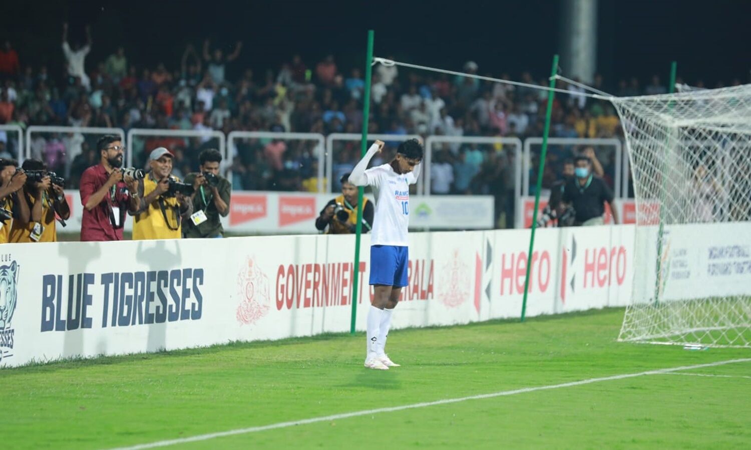 Jesin Scores 5 As Kerala Beat Karnataka 7 3 To Qualify For Santosh 