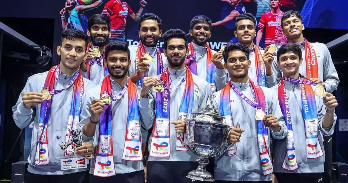 The Indian mens team with the Thomas Cup trophy (Source: Getty)