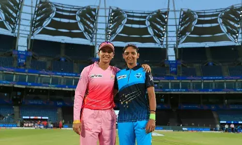 Smriti Mandhana and Harmanpreet Kaur