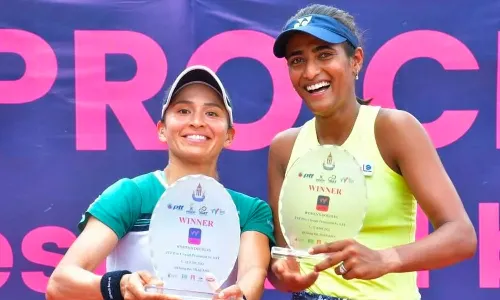 Erika Sema (left) with Rutuja Bhosale won the ITF $25k Chiang Rai Womens Doubles title (Source: AITA)