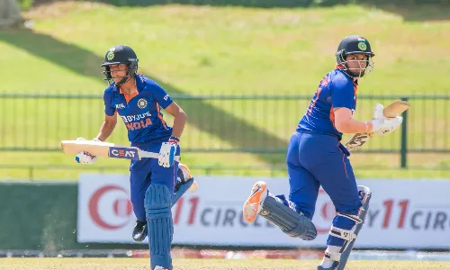 Harmanpreet Kaur Deepti Sharma