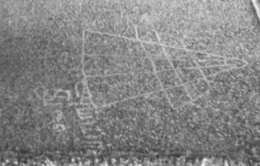 An etching of the game at the Yeri Katha Ramar temple in Chennai (Kreeda)