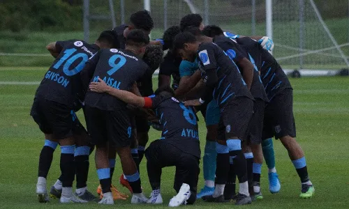 Kerala Blasters lose 1-4 to Crystal Palace