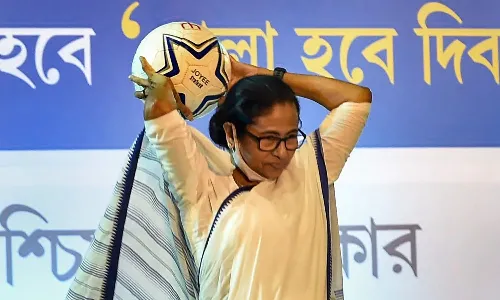 I juggle a football 100 times a day- says West Bengal CM Mamata Banerjee