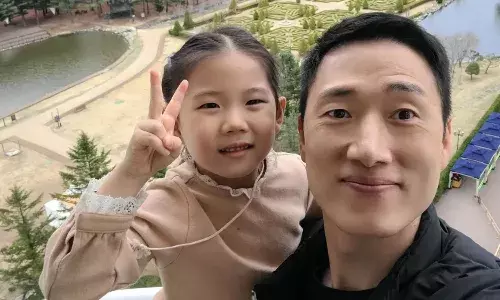 PV Sindhus coach Park Tae-sang with his daughter Soyu