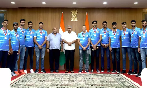 Silver medallist U-20 Mens volleyball team meets Vice President Jagdeep Dhankar