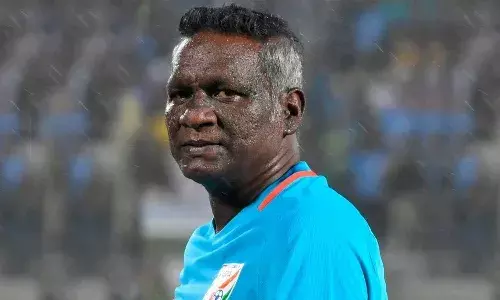 Vijayan advises Bhutia to take defeat in AIFF presidential election in sportsmanship spirit
