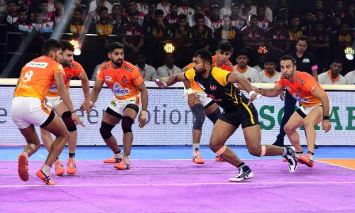 Pro Kabaddi 2022: Aslam Inamdars last second raid helps Puneri Paltan past Telugu Titans