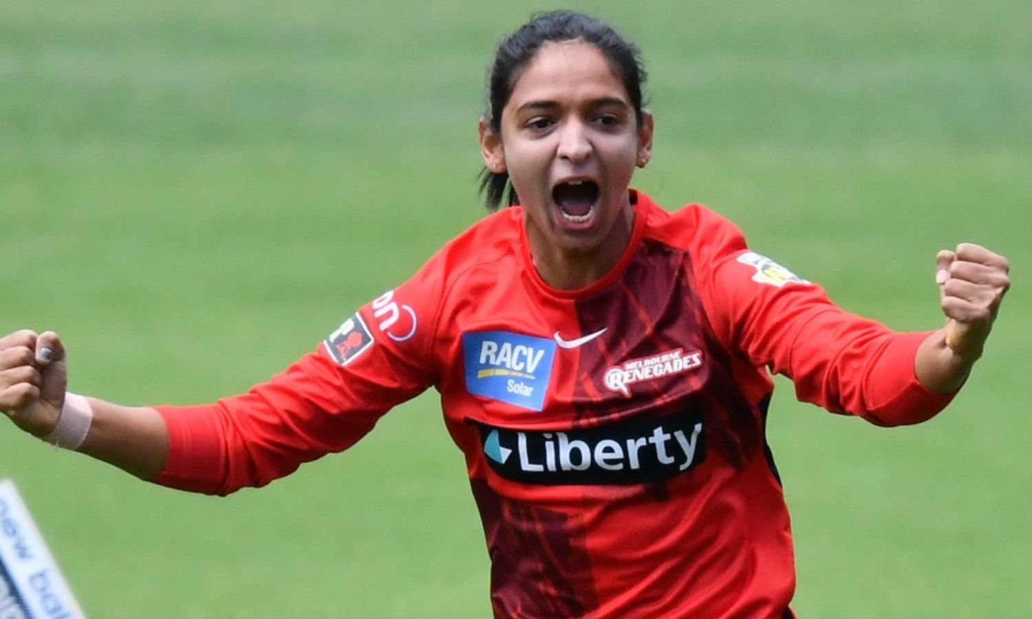 harmanpreet-kaur-hopes-to-inspire-girls-as-she-pulls-indian-families-to-wbbl
