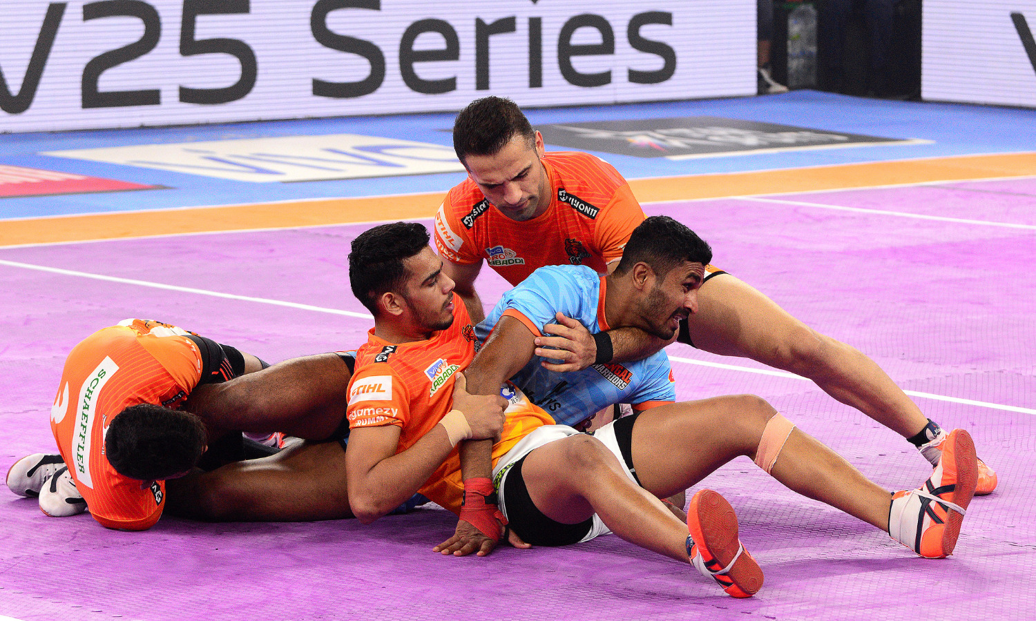 Fazel Pro Kabaddi 2022: Fazel Atrachali leads from front as Puneri Paltan ...