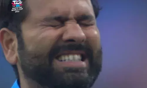WATCH: Rohit Sharmas reaction to Indian national anthem during Pakistan clash goes viral