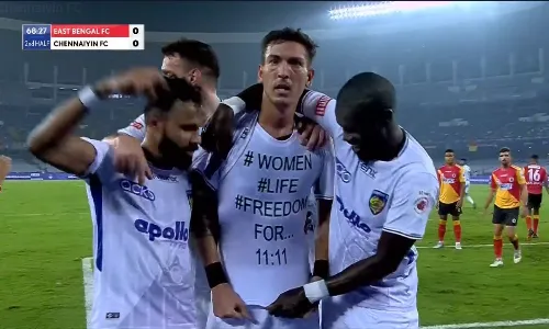 ISL: Iranian player sent off after show of solidarity for women