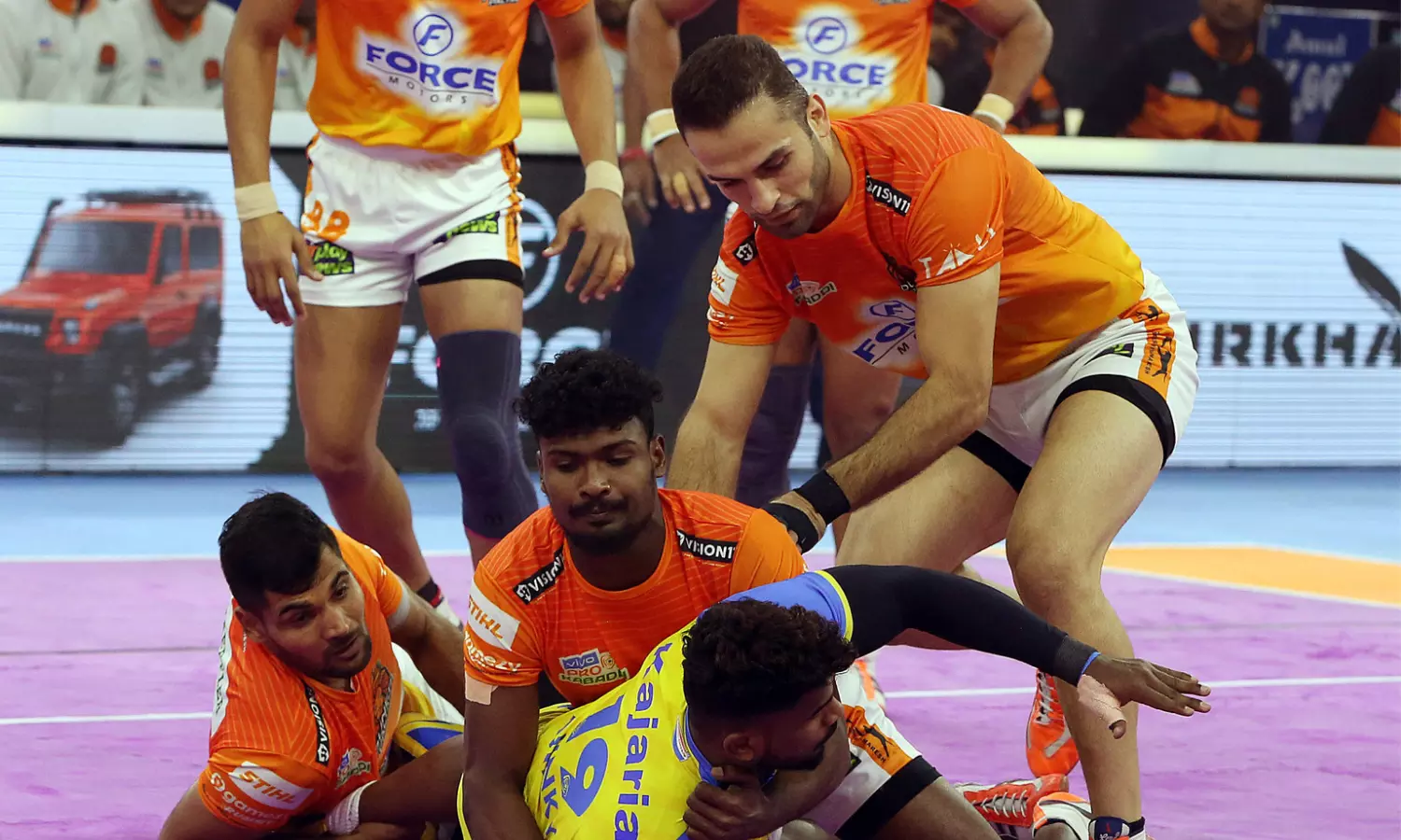 Pro Kabaddi 2022: Fazel-inspired Puneri Paltan defeat Tamil Thalaivas 35-34