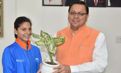 Uttarakhand CM awards Rs. 1 lakh to U-20 national record holder Mansi Negi