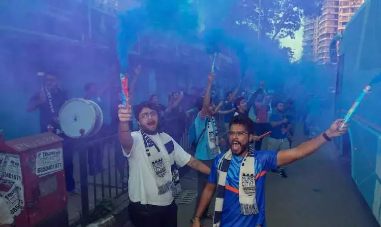 Mumbai City FC fans enjoying emotional return to stadiums in ISL 2022/23