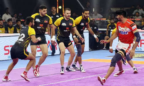 Pro Kabaddi 2022: Gujarat Giants defeat Telugu Titans, keep playoff hope alive