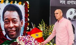 Stephen Constantine pay tribute to O Rei. Rest in peace legend. Stephen Constantine pay tribute to O Rei. Rest in peace legend.