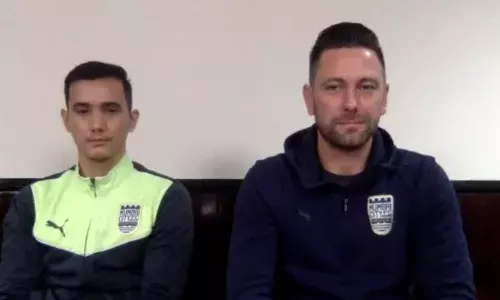 No one is going anywhere: Des Buckingham responds to transfer rumours