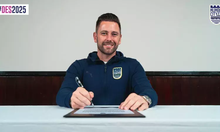 ISL: Des Buckingham signs 2-year contract extension with Mumbai City FC ISL: Des Buckingham signs 2-year contract extension with Mumbai City FC