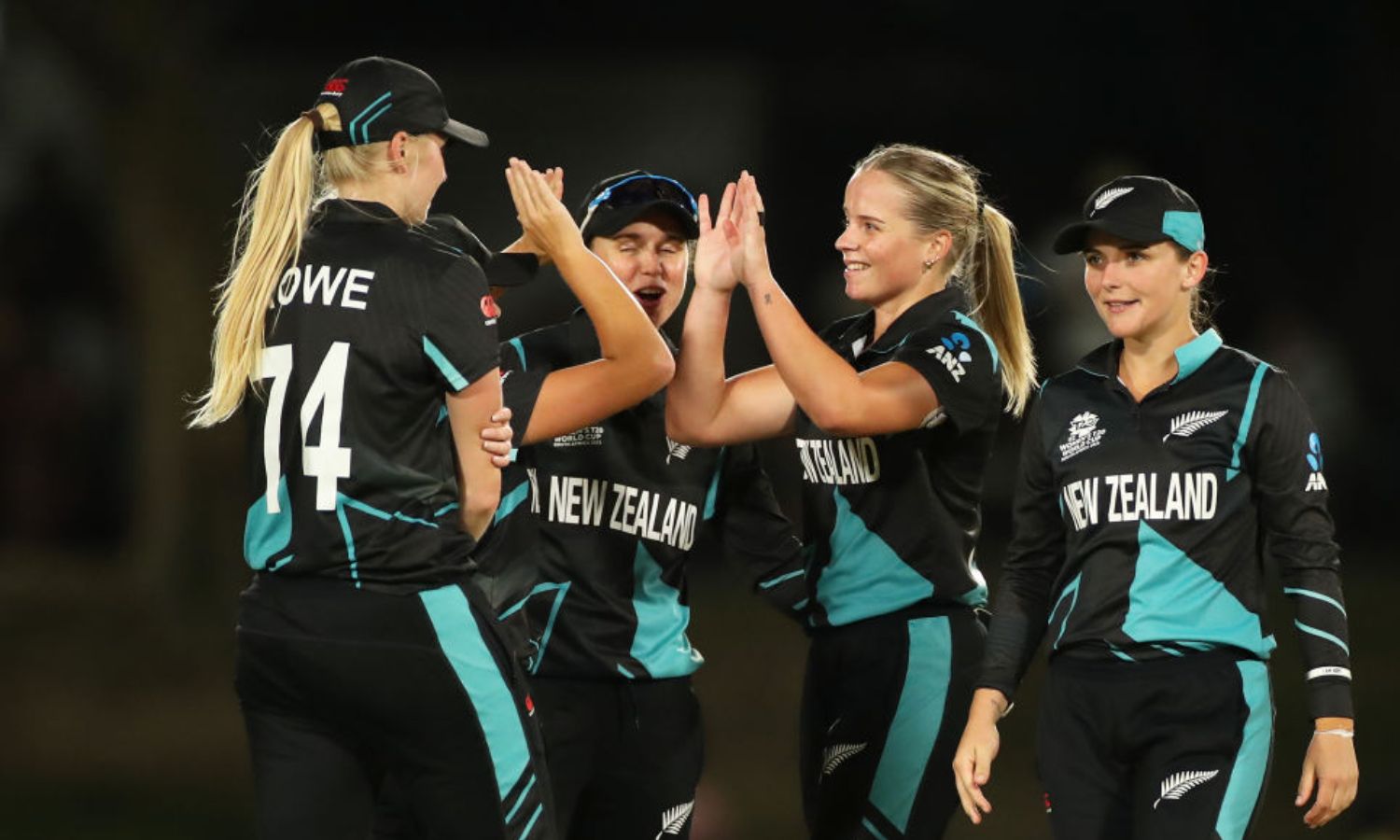 Women's T20 World Cup: New Zealand thrash Sri Lanka to boost semifinal hopes
