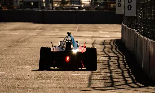 Mahindra Racing withdraws from Cape Town Formula E due to rear suspension concerns Mahindra Racing withdraws from Cape Town Formula E due to rear suspension concerns