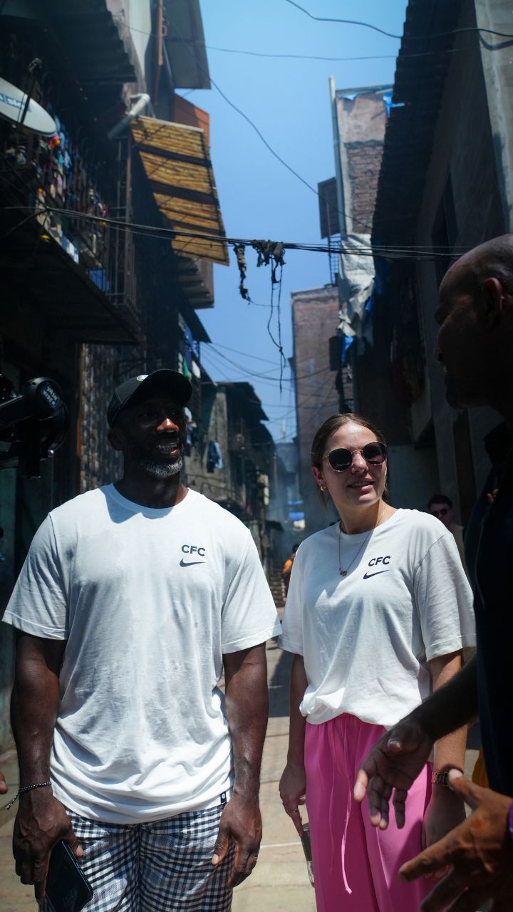 Chelsea legend Jimmy Floyd Hasselbaink visits Dharavi in Mumbai