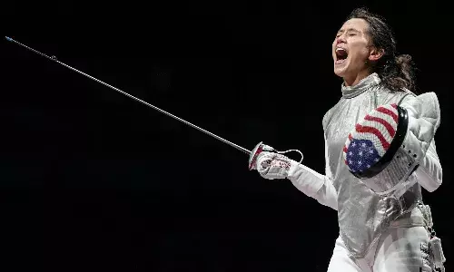 Hundreds of fencers protest against letting Russians compete Hundreds of fencers protest against letting Russians compete