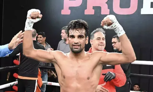Under Roy Jones Jr., Mandeep Jangra wins fourth professional bout