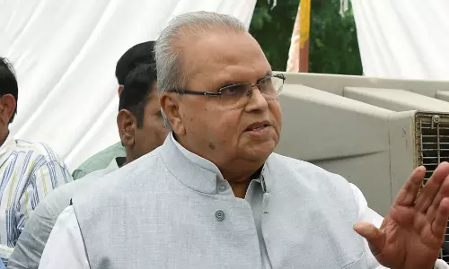 Former J&K Governor Satya Pal Malik joins wrestlers protest Former J&K Governor Satya Pal Malik joins wrestlers protest