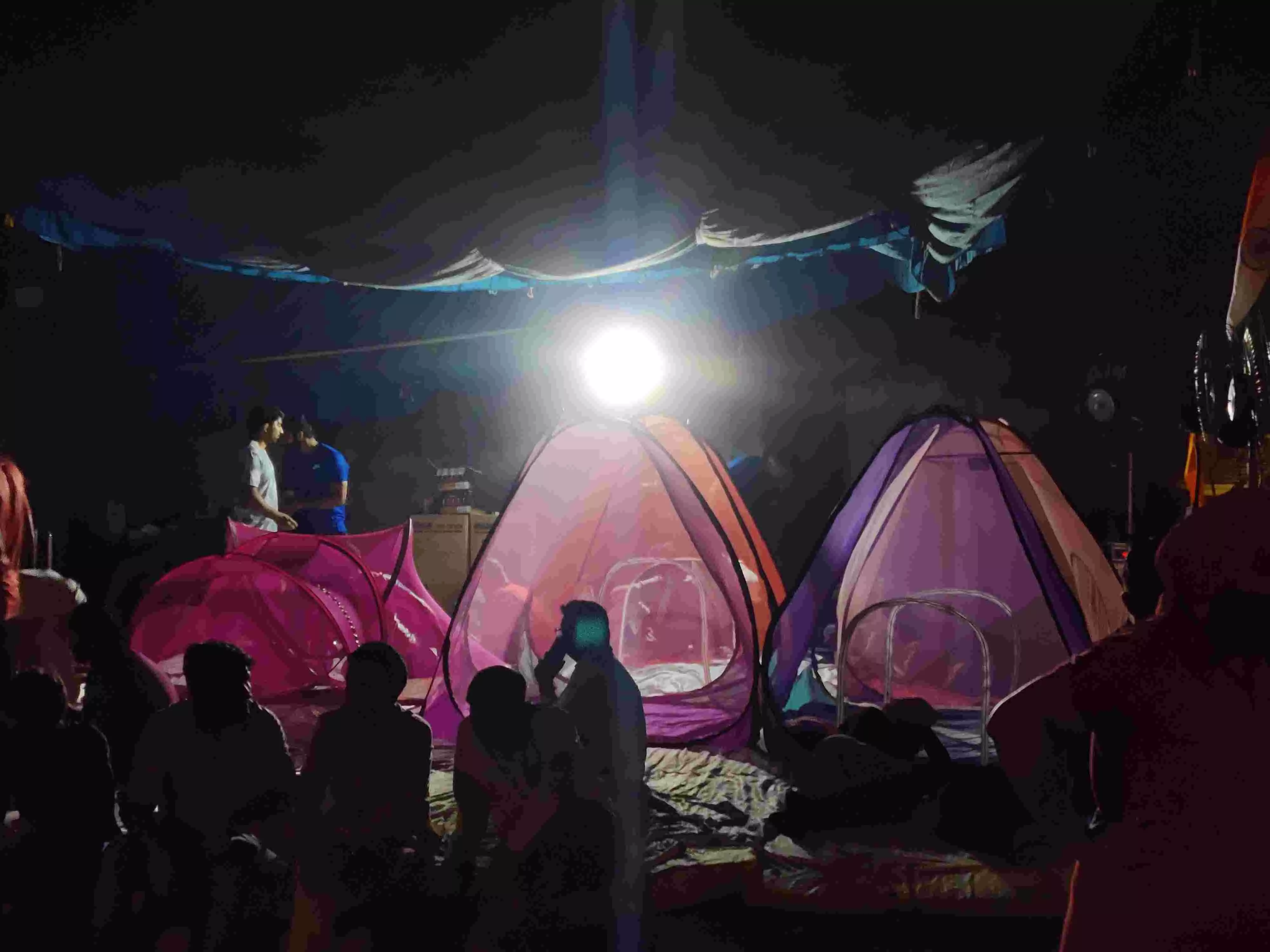 The makeshift sleeping arrangement for the wrestlers at the protest site termed as roads of country by PT Usha. (PritishRaj/TheBridge)
