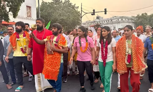 Protesting wrestlers march to Hanuman temple; set to visit Bangla Sahib guruwdara