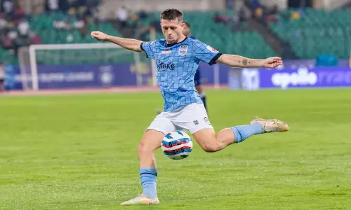 Alberto Noguera signs contract extension with Mumbai City FC