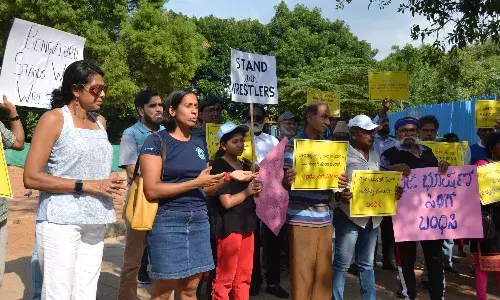 Nisha Millet, Reeth Abraham, Ramachandra Guha condemn sexual harassment of wrestlers