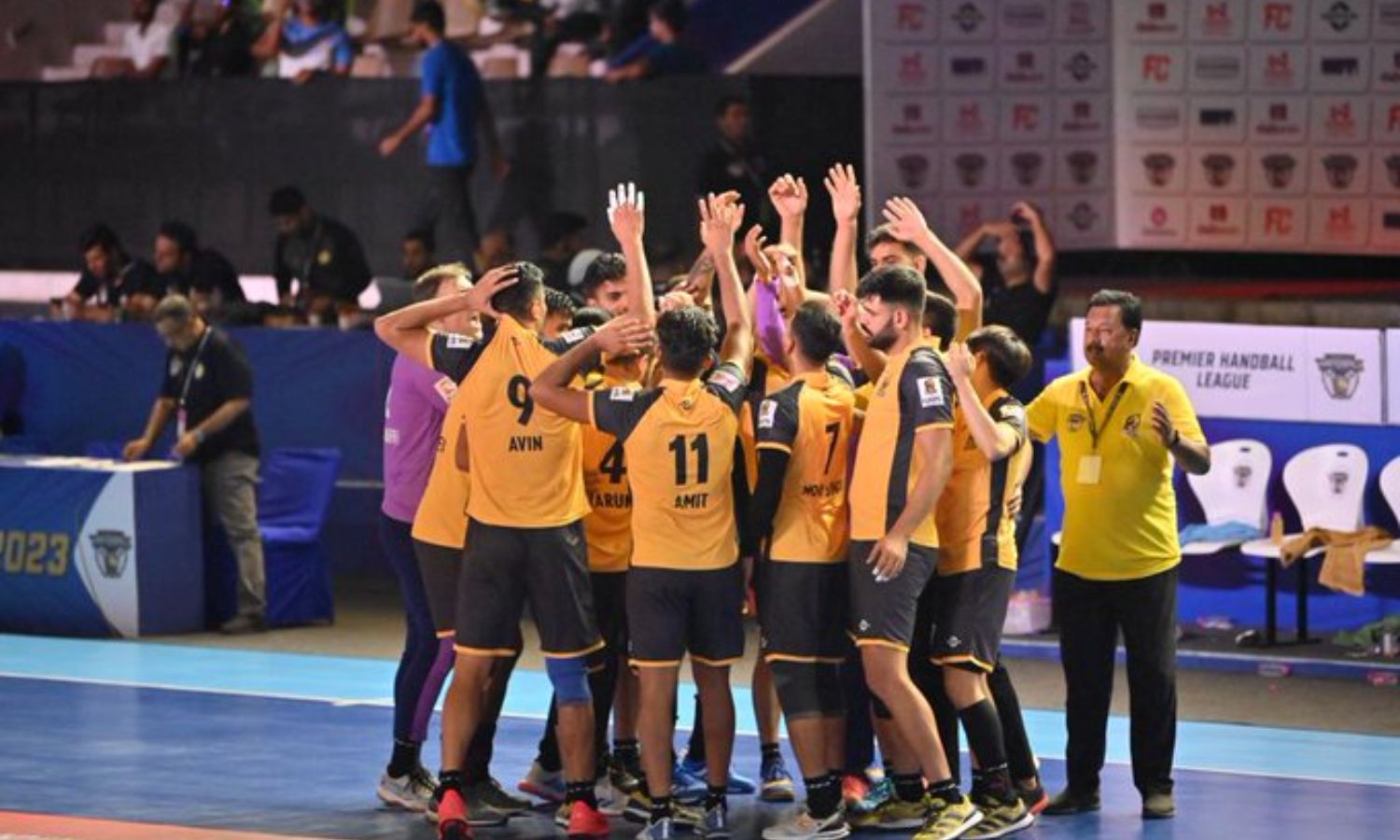 Premier Handball League Telugu Talons, Garvit Gujarat eke out narrow