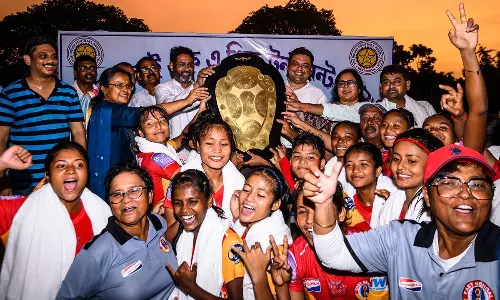 Did East Bengals womens team just get towels for their IFA Shield win?