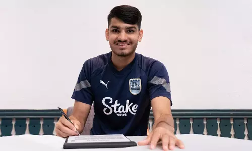 Ayush Chhikara signs contract extension with Mumbai City FC until 2026