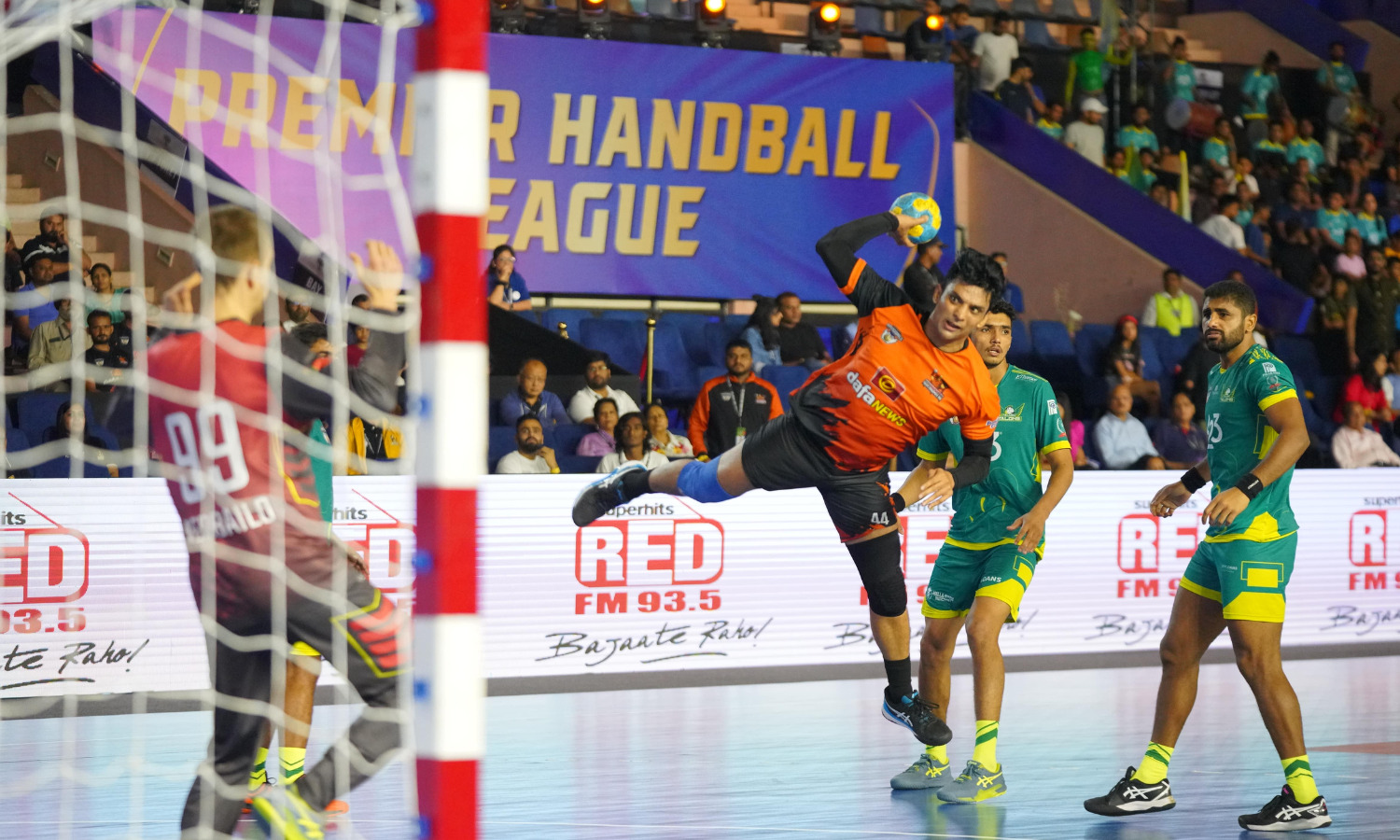 Premier Handball League Maharashtra Ironmen and Telugu Talons play a tie