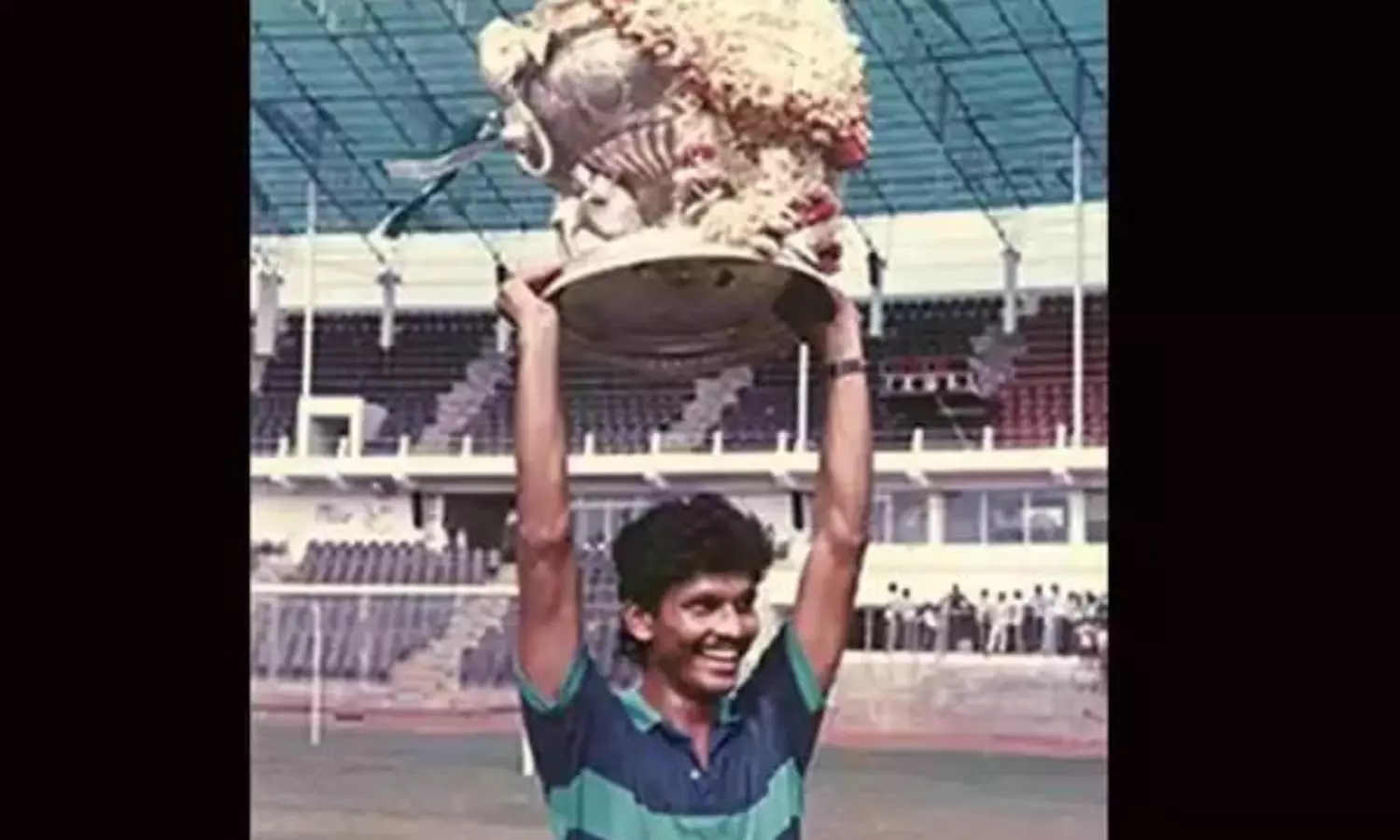Derrick Pereira with the Federation cup in 1990(Image via TOI)