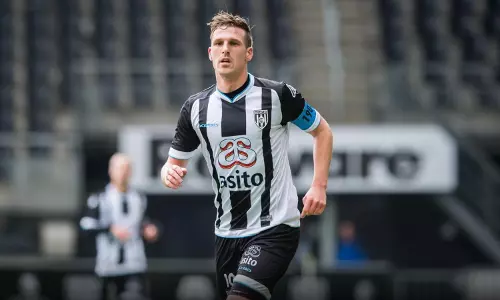 Mumbai City FC sign Dutch midfielder Yoëll Van Nieff