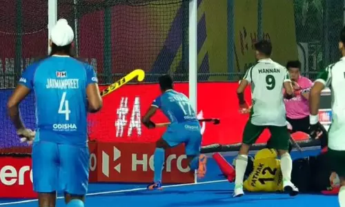 Pakistan coach blames umpiring error after defeat to India