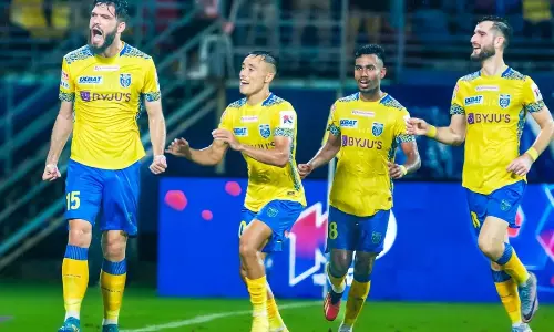ISL 2023-24: Kerala Blasters FC secure top spot with close victory against Hyderabad FC