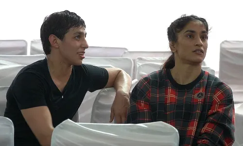 Wrestling Nationals: Vinesh Phogat, Anshu Malik win titles on comeback