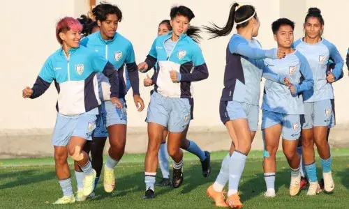Arm in arm, shoulder to shoulder, Blue Tigresses psyched up for Turkish Women’s Cup title