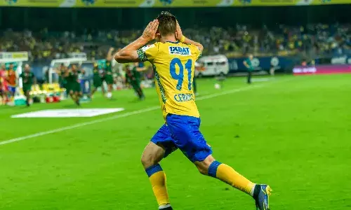 Kerala Blasters stage incredible comeback against FC Goa, shatters multiple records Kerala Blasters stage incredible comeback against FC Goa, shatters multiple records