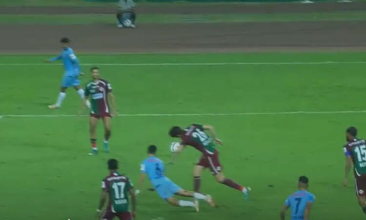 Handling the ball in the Indian Super League cup final goes unpunished Handling the ball in the Indian Super League cup final goes unpunished