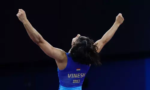 Politics beckons Vinesh Phogat. But will the wrestler take the plunge?
