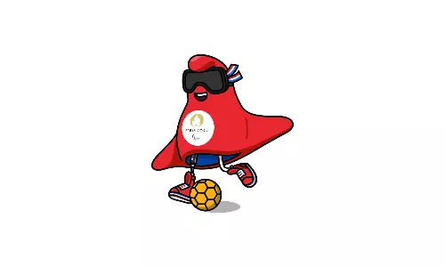 How is blind football played at the Paralympics?