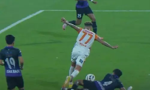 Watch: Controversial Decision Denies Kerala Blasters Late Penalty