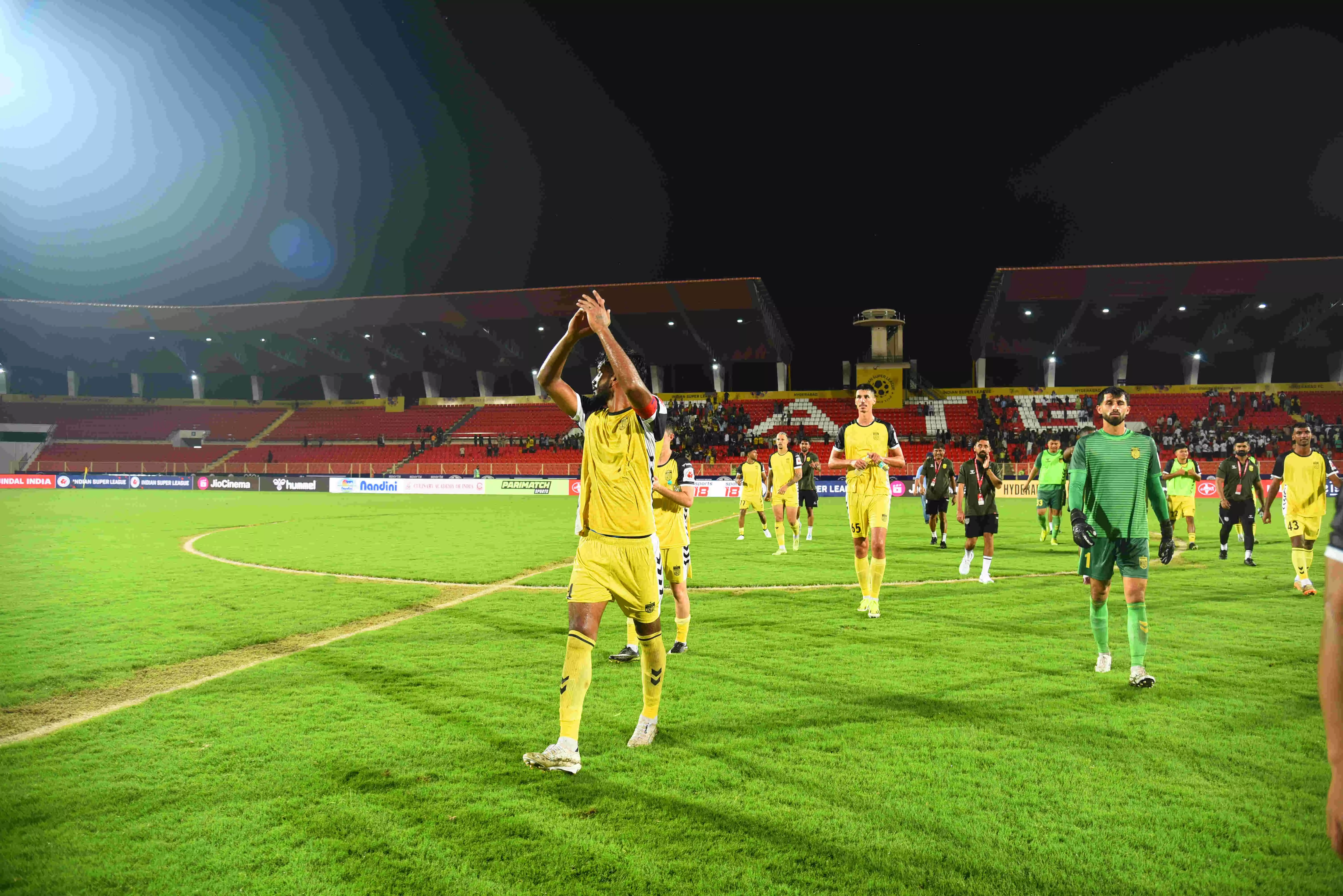 Hyderabad FC Captain Alex Saji celebrating with the team (Photo credit: FSDL)
