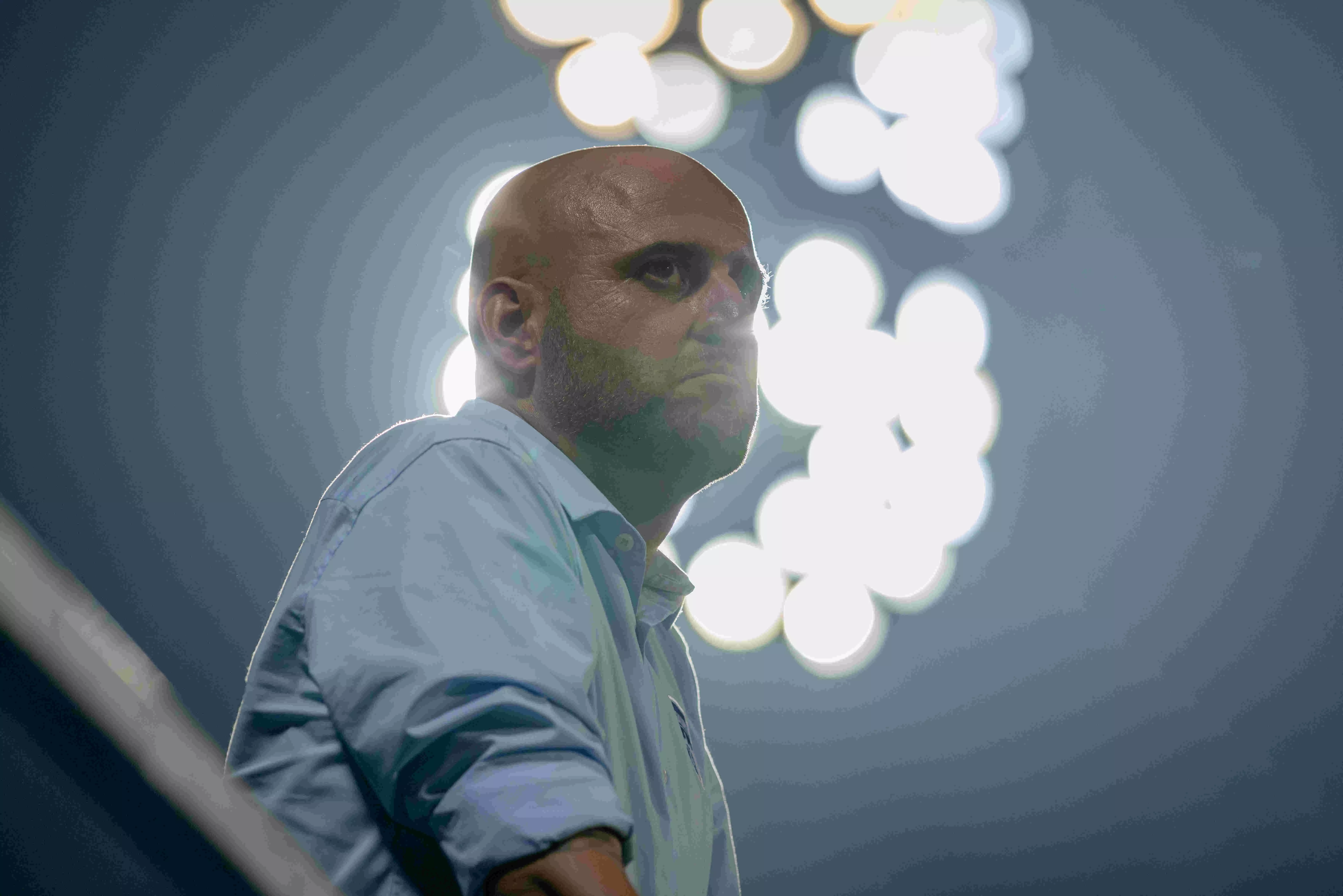 Coach Gerard Zaragoza watching from the stands (photo credit: FSDL)